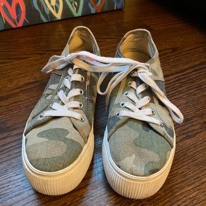 Steve Madden Camo Platform Sneakers